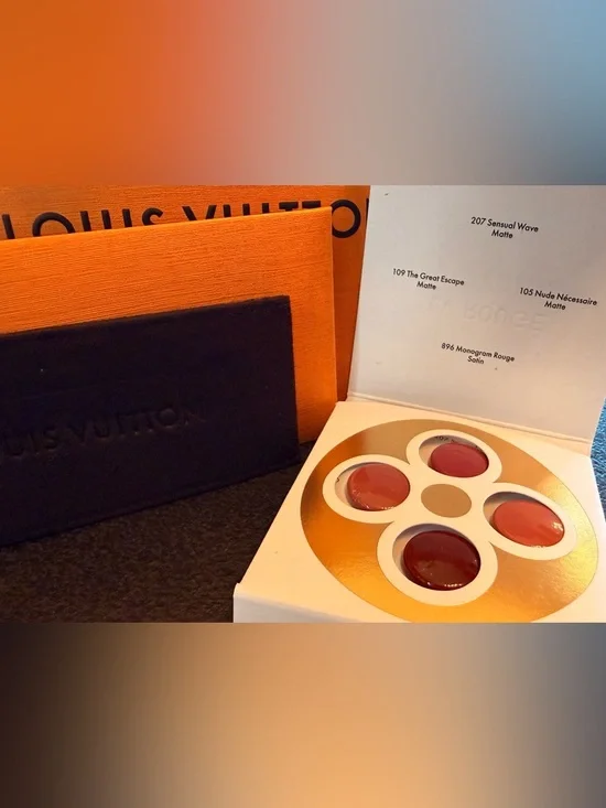 Louis Vuitton Black Lipstick holder and sample! Mini Gift bag included! - Picture 3 of 4